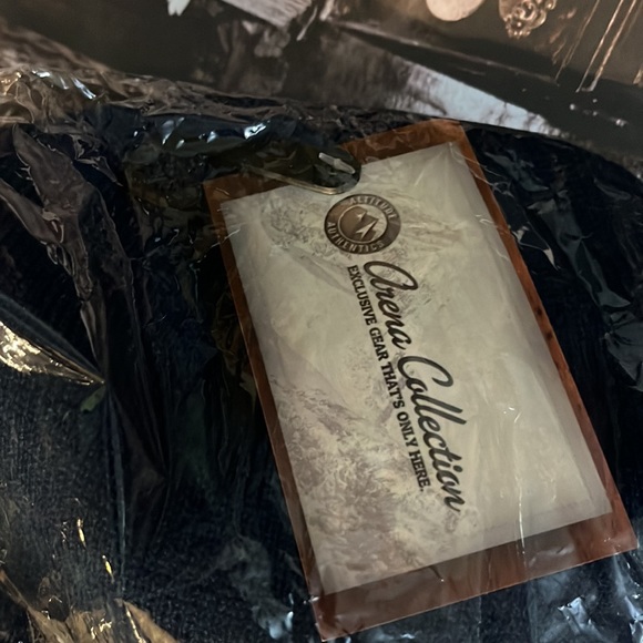 βοΈ π΅ βοΈβ’ Arena Collection x Exclusive Vibesβ’ βοΈπ΅βοΈ - Picture 6 of 8